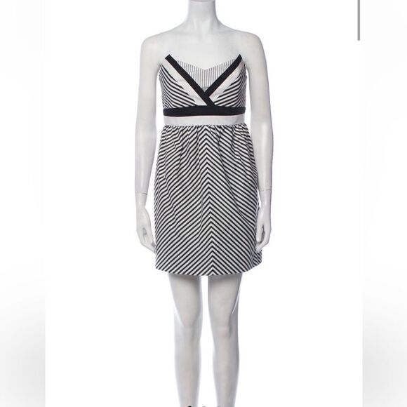 Alice + Olivia Black and White Stripped Mini Dress Size 2 - Picture 1 of 17